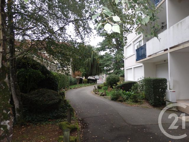 Appartement F3 à louer - 4 pièces - 69.95 m2 - LE MANS - 72 - PAYS-DE-LOIRE - Century 21 Harmony Appartement F3 à louer - 4 pièces - 69.95 m2 - LE MANS - 72 - PAYS-DE-LOIRE - Century 21 Harmony