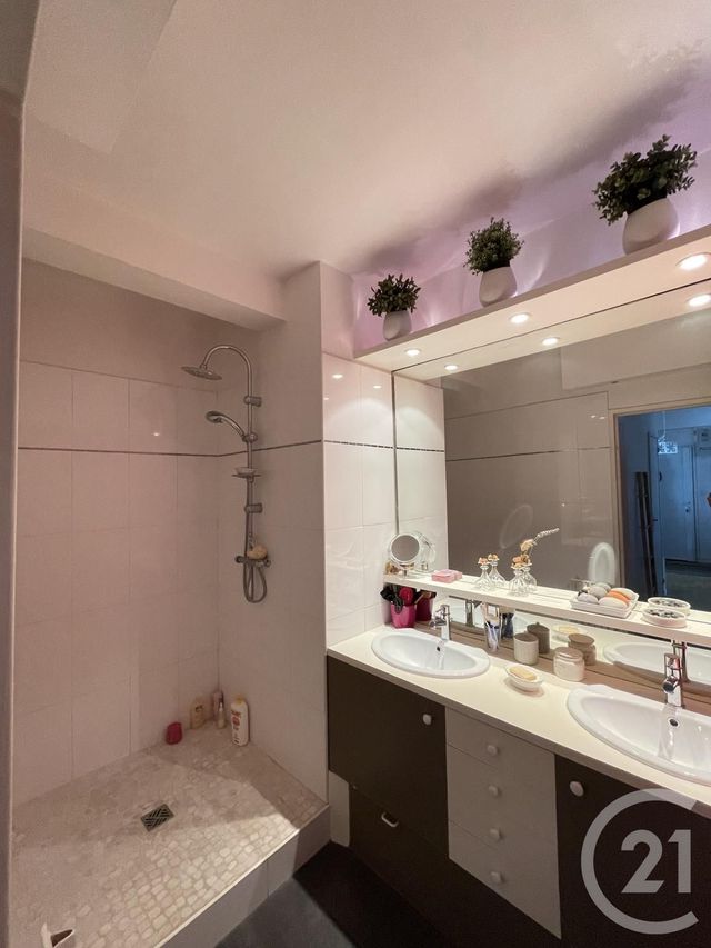 Afficher la photo en grand Appartement T3 à vendre - 3 pièces - 71.18 m2 - LE MANS - 72 - PAYS-DE-LOIRE - Century 21 Harmony
