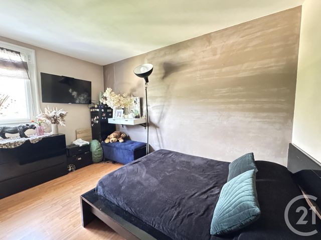 Afficher la photo en grand Appartement T5 à vendre - 5 pièces - 87.89 m2 - ALLONNES - 72 - PAYS-DE-LOIRE - Century 21 Harmony