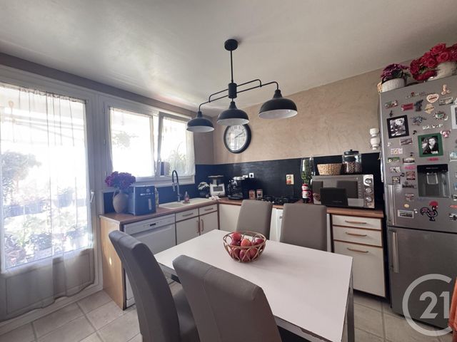 Afficher la photo en grand Appartement T5 à vendre - 5 pièces - 87.89 m2 - ALLONNES - 72 - PAYS-DE-LOIRE - Century 21 Harmony