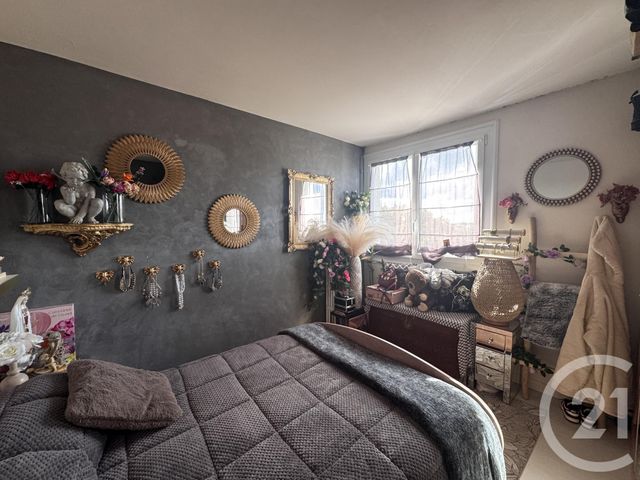 Afficher la photo en grand Appartement T5 à vendre - 5 pièces - 87.89 m2 - ALLONNES - 72 - PAYS-DE-LOIRE - Century 21 Harmony