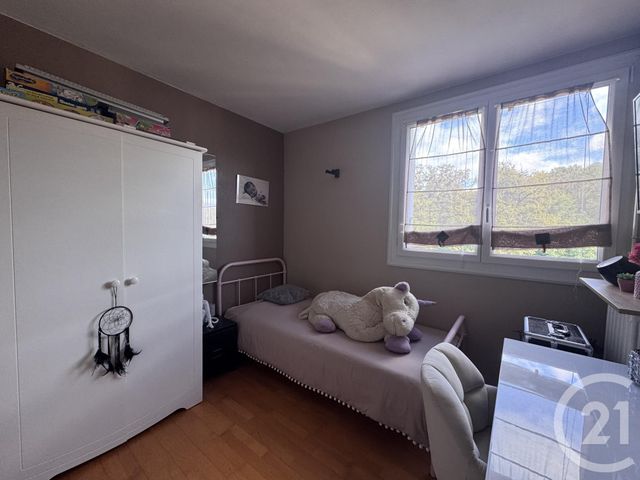 Afficher la photo en grand Appartement T5 à vendre - 5 pièces - 87.89 m2 - ALLONNES - 72 - PAYS-DE-LOIRE - Century 21 Harmony