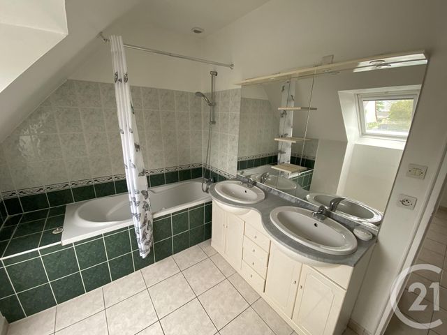 maison à louer - 6 pièces - 125.0 m2 - ST GERVAIS EN BELIN - 72 - PAYS-DE-LOIRE - Century 21 Harmony