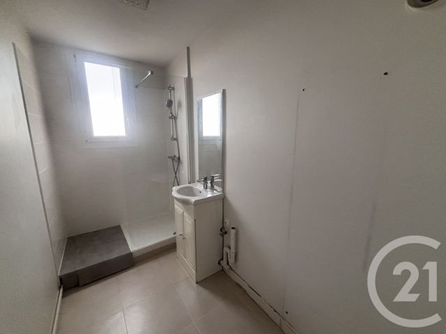 Afficher la photo en grand Appartement F2 bis à vendre - 2 pièces - 60.5 m2 - LE MANS - 72 - PAYS-DE-LOIRE - Century 21 Harmony
