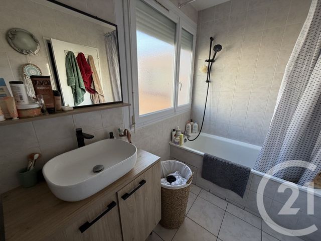 Afficher la photo en grand Appartement T4 à vendre - 4 pièces - 86.97 m2 - LE MANS - 72 - PAYS-DE-LOIRE - Century 21 Harmony