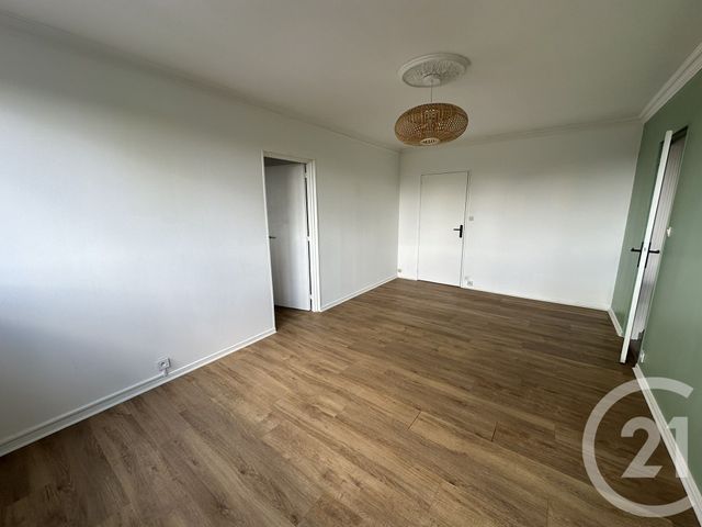 Appartement T4 à louer - 4 pièces - 76.75 m2 - ALLONNES - 72 - PAYS-DE-LOIRE - Century 21 Harmony